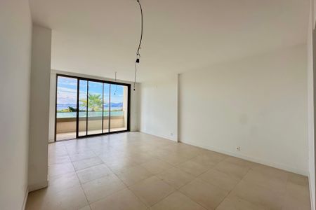 Apartamento à venda com 147m², 3 quartos e 1 vaga Apartamento à venda com 147m², 3 quartos e 1 vagaSala