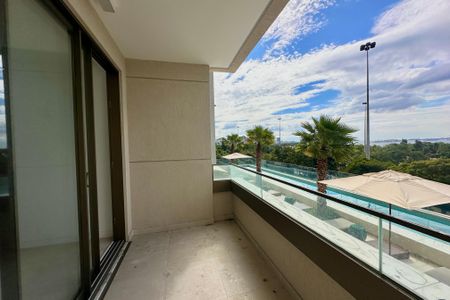 Apartamento à venda com 147m², 3 quartos e 1 vaga Apartamento à venda com 147m², 3 quartos e 1 vagaVaranda