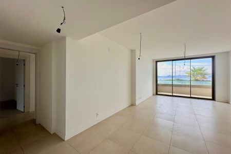 Apartamento à venda com 147m², 3 quartos e 1 vaga Apartamento à venda com 147m², 3 quartos e 1 vagaSala