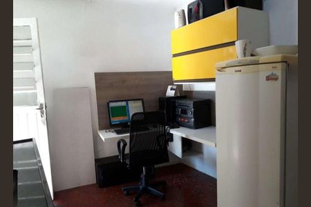 Casa à venda com 230m², 2 quartos e 2 vagasCozinha