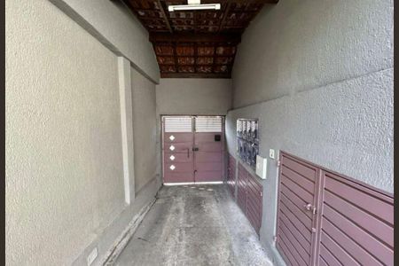 Casa à venda com 120m², 2 quartos e 2 vagas Casa à venda com 120m², 2 quartos e 2 vagasCorredor