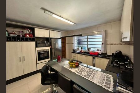 Casa à venda com 120m², 2 quartos e 2 vagas Casa à venda com 120m², 2 quartos e 2 vagasCozinha