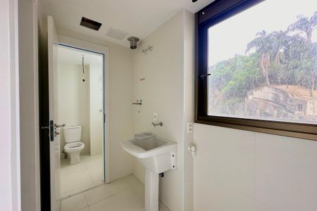 Apartamento à venda com 147m², 3 quartos e 1 vagaÁrea de Serviço