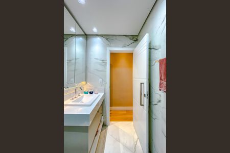 Casa à venda com 200m², 3 quartos e 1 vagaBanheiro da Suíte