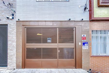 Casa à venda com 200m², 3 quartos e 1 vagaFachada - Plaquinha