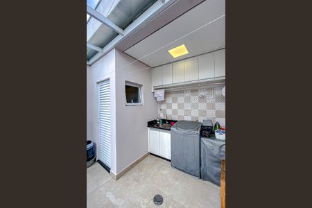 Casa à venda com 200m², 3 quartos e 1 vagaÁrea de Serviço