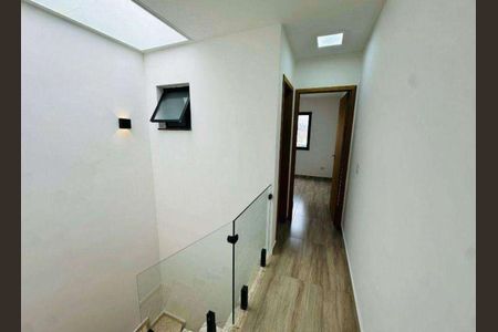 Casa à venda com 250m², 2 quartos e 2 vagasCorredor