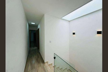 Casa à venda com 250m², 2 quartos e 2 vagasCorredor