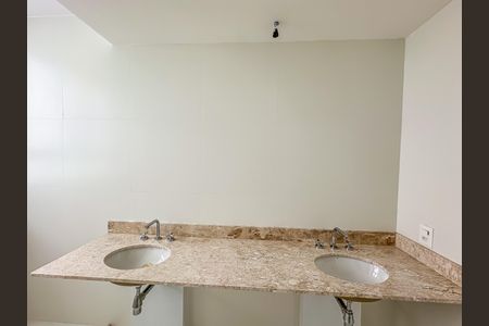 Apartamento à venda com 181m², 3 quartos e 1 vagaBanheiro Social