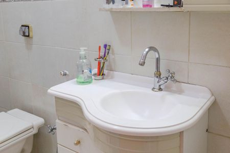 Casa à venda com 125m², 3 quartos e 2 vagasBanheiro