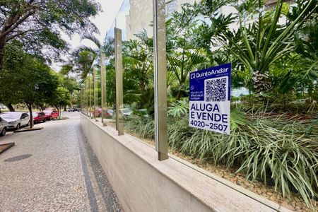 Apartamento à venda com 181m², 3 quartos e 1 vaga Apartamento à venda com 181m², 3 quartos e 1 vagaPlaquinha instalada