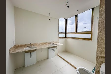 Apartamento à venda com 148m², 3 quartos e sem vagaBanheiro da Suíte 1