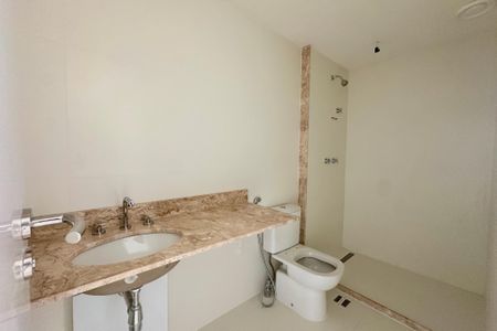 Apartamento à venda com 148m², 3 quartos e 1 vagaBanheiro da Suíte 2