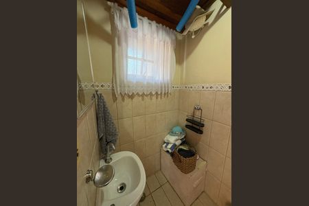 Casa à venda com 180m², 3 quartos e 2 vagasBanheiro de Serviço