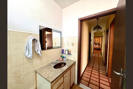 Casa à venda com 180m², 3 quartos e 2 vagasBanheiro Social