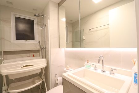 Apartamento à venda com 136m², 3 quartos e 2 vagasBanheiro da Suíte 1