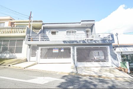 Casa para alugar com 217m², 4 quartos e 4 vagasFachada