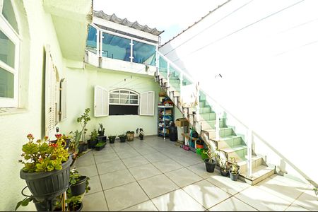 Casa para alugar com 217m², 4 quartos e 4 vagas Casa para alugar com 217m², 4 quartos e 4 vagasQuintal