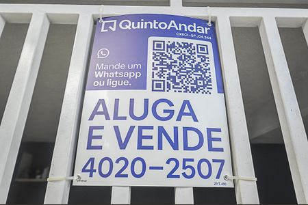 Casa para alugar com 217m², 4 quartos e 4 vagas Casa para alugar com 217m², 4 quartos e 4 vagasFachada