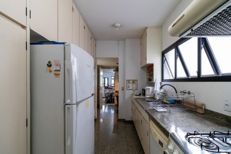 Apartamento à venda com 215m², 3 quartos e 4 vagasCozinha