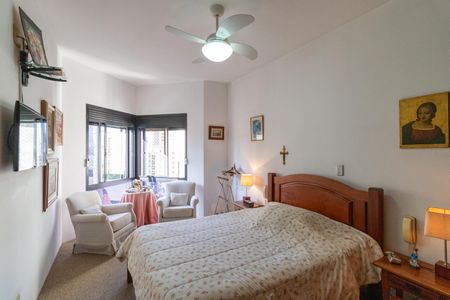 Apartamento à venda com 215m², 3 quartos e 4 vagasSuíte 1