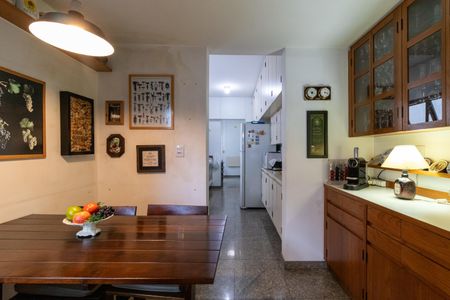 Apartamento à venda com 215m², 3 quartos e 4 vagasCopa