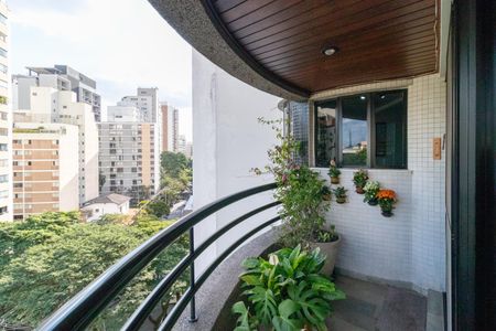 Apartamento à venda com 215m², 3 quartos e 4 vagasVaranda