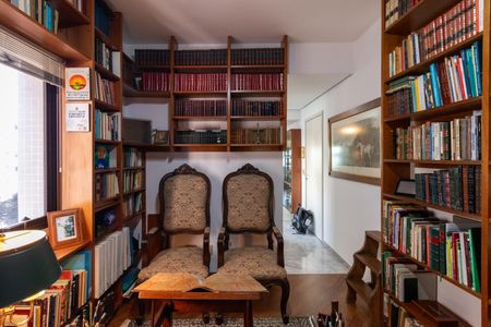 Apartamento à venda com 215m², 3 quartos e 4 vagasEscritório