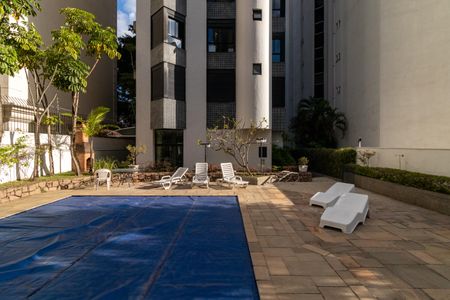 Apartamento à venda com 215m², 3 quartos e 4 vagasÁrea comum - Piscina