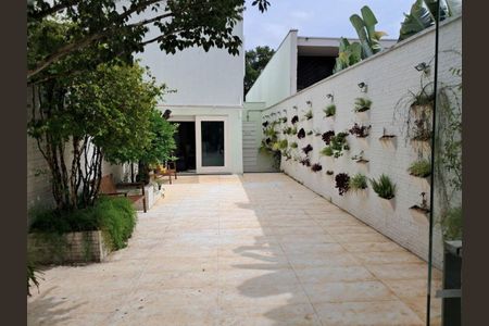 Casa à venda com 4 quartos, 450m² em Planalto Paulista, São Paulo