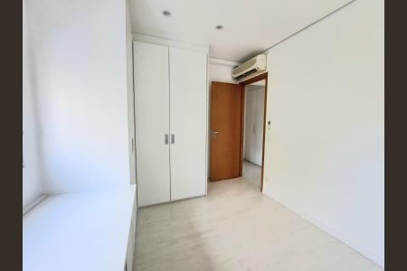 Apartamento à venda com 180m², 3 quartos e 4 vagasQuarto
