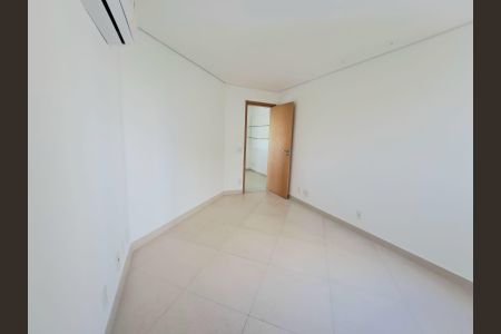 Apartamento à venda com 180m², 3 quartos e 4 vagasSala