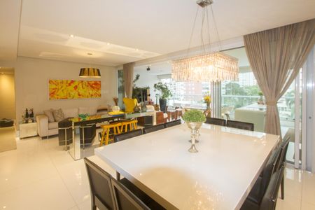 Apartamento à venda com 222m², 4 quartos e 4 vagasSala de Jantar