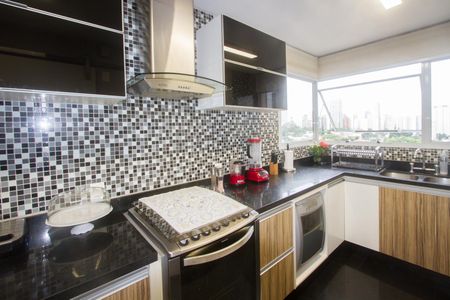 Apartamento à venda com 222m², 4 quartos e 4 vagasCozinha