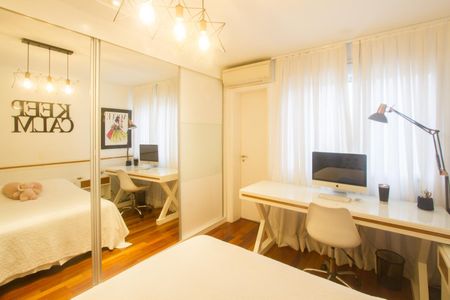 Apartamento à venda com 222m², 4 quartos e 4 vagasSuíte 2