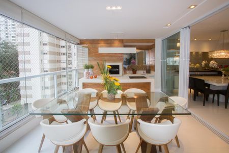 Apartamento à venda com 222m², 4 quartos e 4 vagasVaranda Gourmet