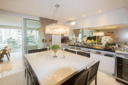 Apartamento à venda com 222m², 4 quartos e 4 vagasSala de Jantar