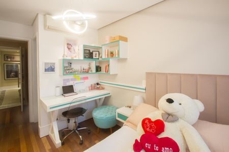 Apartamento à venda com 222m², 4 quartos e 4 vagasSuíte 1