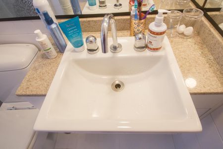 Apartamento à venda com 222m², 4 quartos e 4 vagasSuíte 2 Banheiro