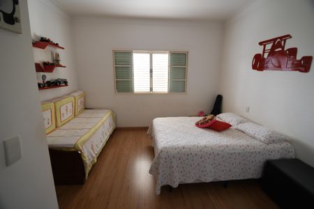 Casa à venda com 292m², 4 quartos e 1 vagaSuíte 3