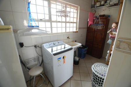 Casa à venda com 292m², 4 quartos e 1 vagaÁrea de Serviço