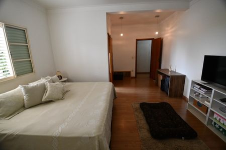 Casa à venda com 292m², 4 quartos e 1 vagaSuíte 2