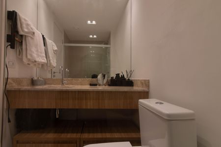 Studio para alugar com 30m², 1 quarto e sem vaga Studio para alugar com 30m², 1 quarto e sem vagaBanheiro