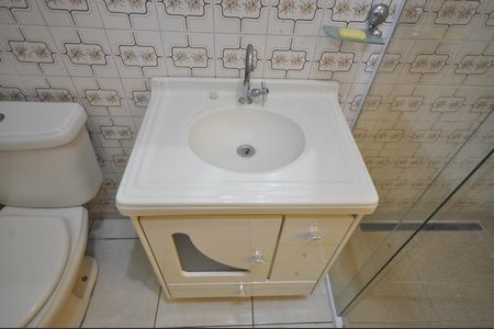 Casa para alugar com 120m², 3 quartos e 2 vagasBanheiro Social