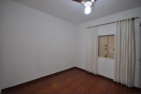 Casa para alugar com 120m², 3 quartos e 2 vagasQuarto 1