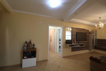 Casa à venda com 200m², 3 quartos e 2 vagasSala 1