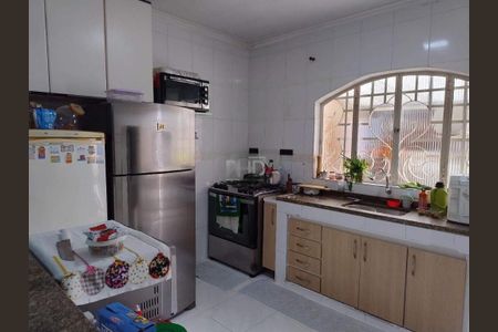 Casa à venda com 254m², 3 quartos e 2 vagas