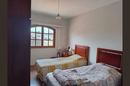 Casa à venda com 254m², 3 quartos e 2 vagas