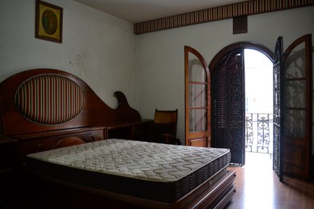 Casa à venda com 650m², 4 quartos e 10 vagas Casa à venda com 650m², 4 quartos e 10 vagasSuíte