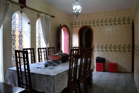 Casa à venda com 650m², 4 quartos e 10 vagas Casa à venda com 650m², 4 quartos e 10 vagasCopa